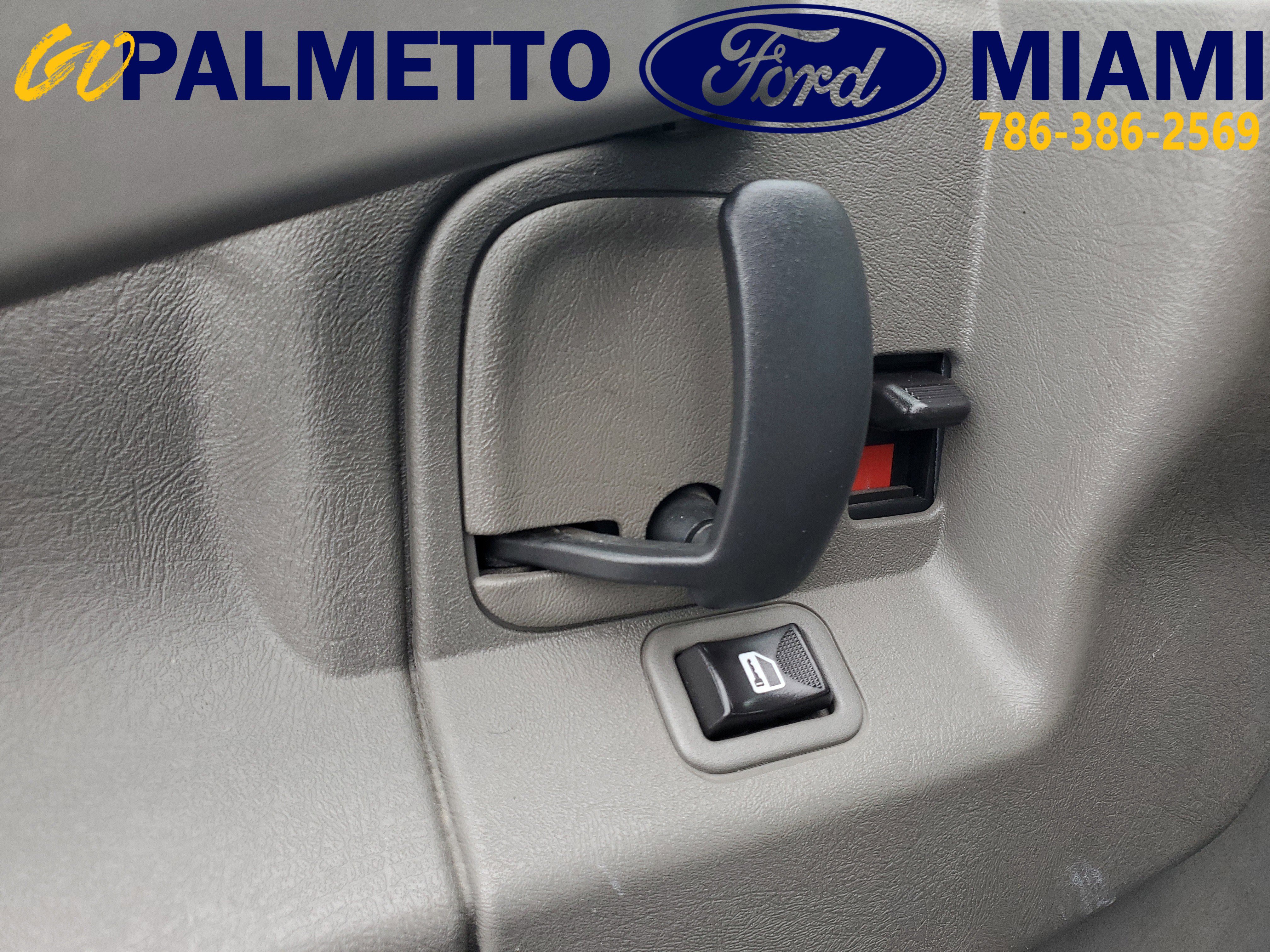 Used 2018 Chevrolet Express 2500 image 16