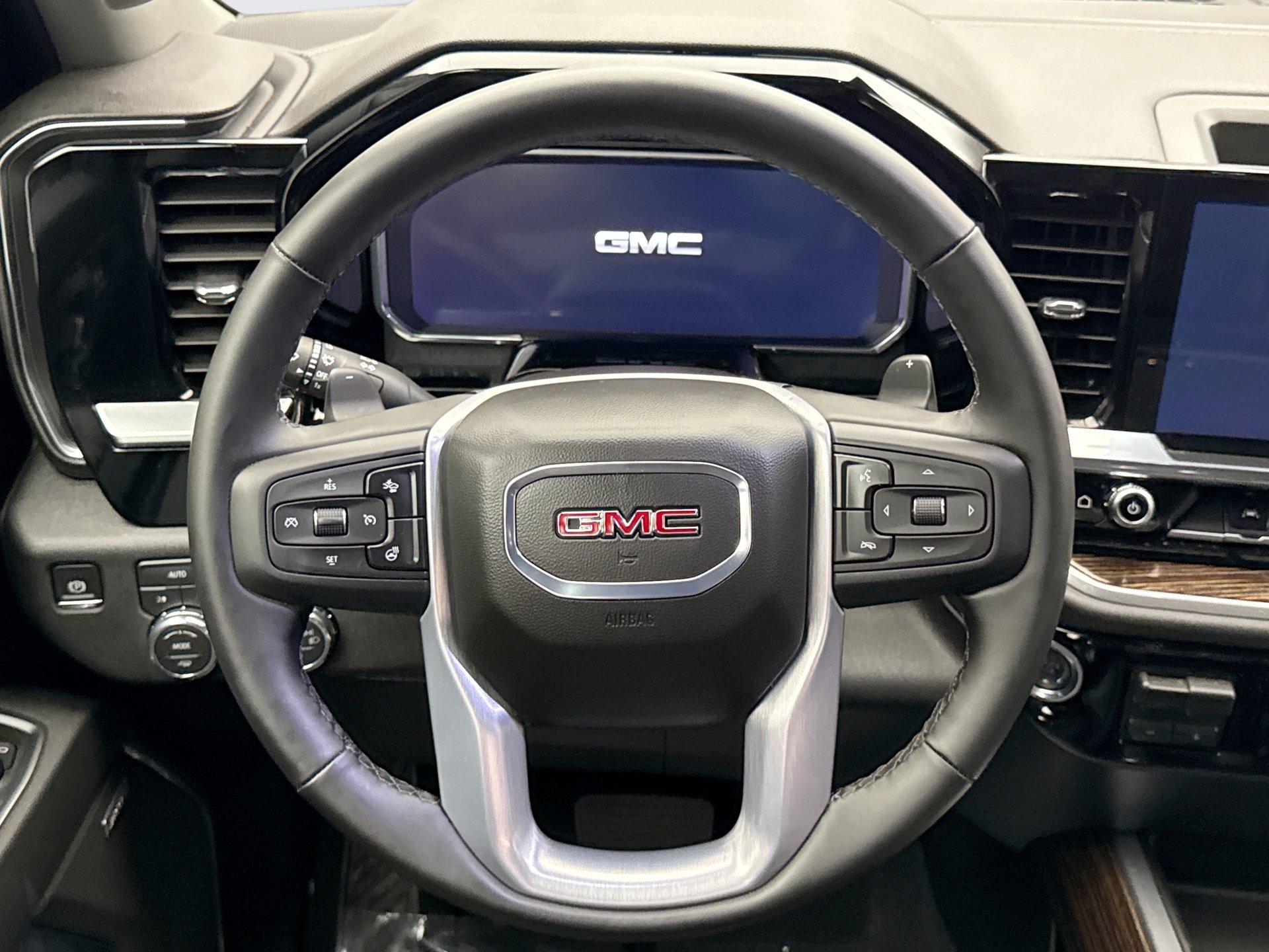 Used 2026 GMC Sierra 1500 Elevation w/ Elevation Premium Package AWD/4WD image 12
