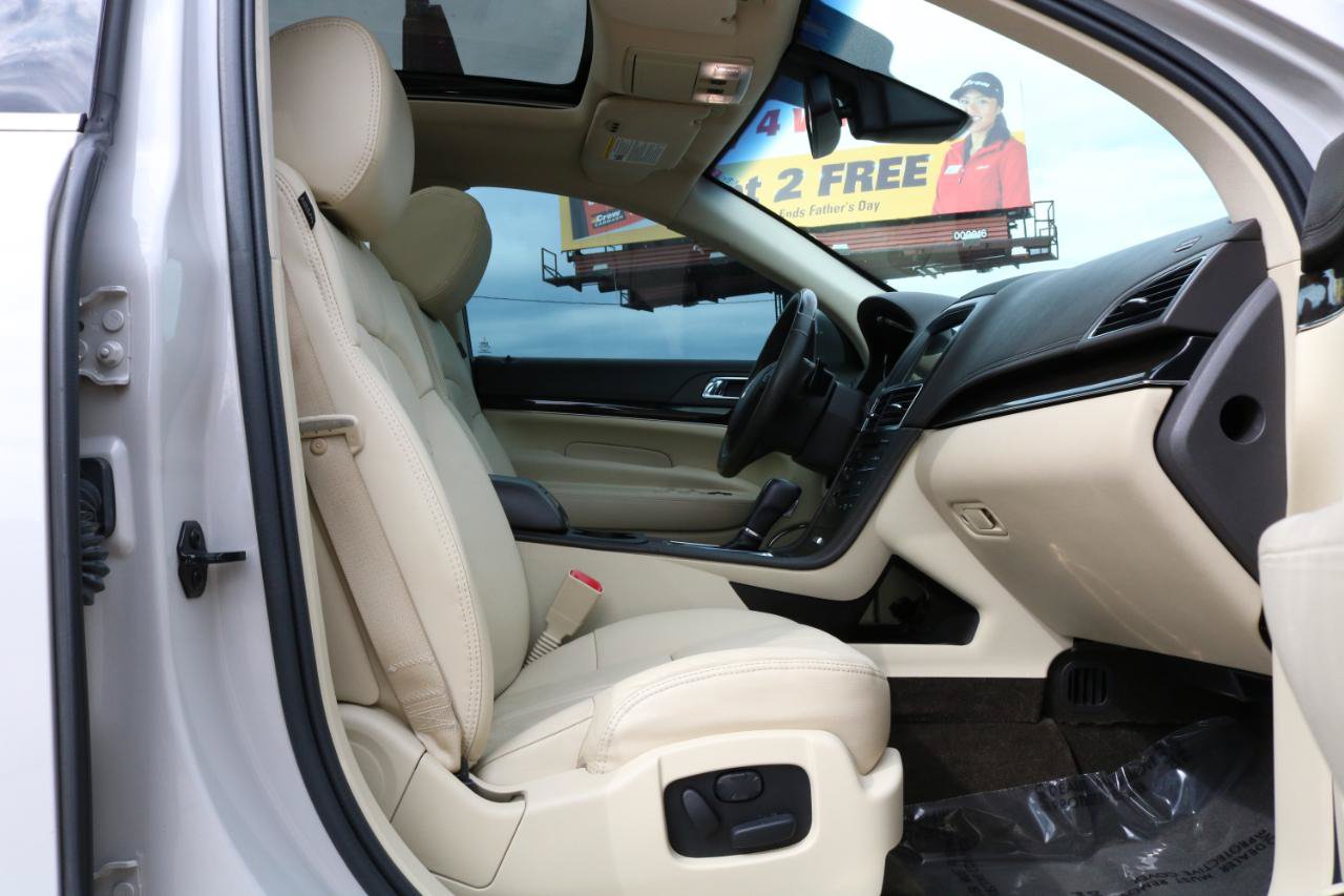 Used 2019 Lincoln MKT AWD image 53