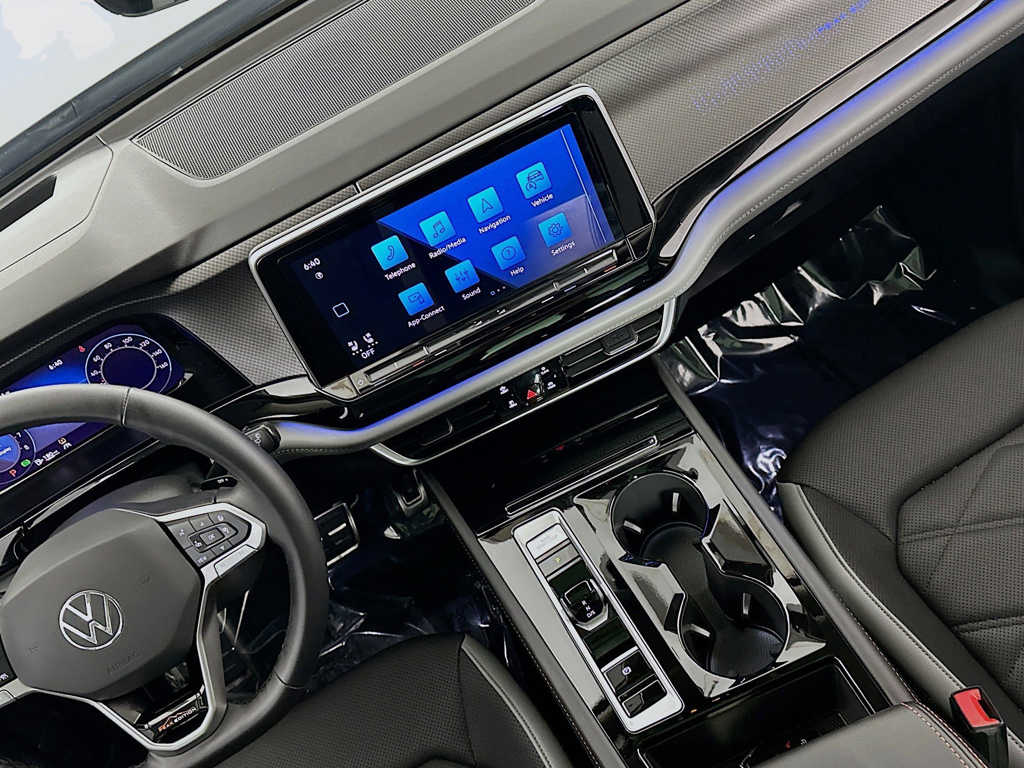 Used 2024 Volkswagen Atlas Peak Edition SEL image 18