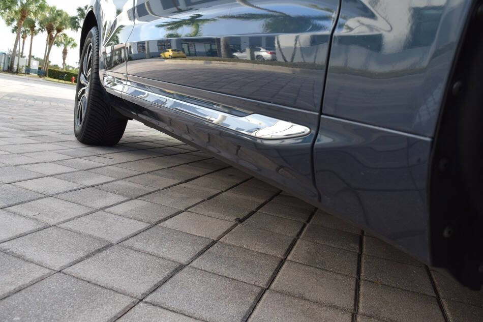 Used 2018 Volvo XC60 T5 Inscription w/ Luxury Seat Package image 29