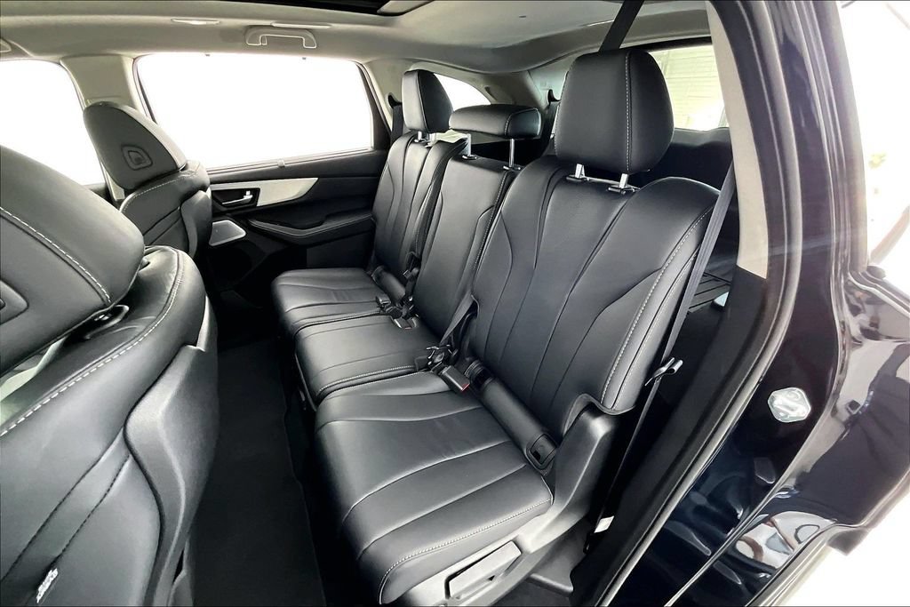 Certified 2026 Acura MDX w/ Technology Package FWD image 32