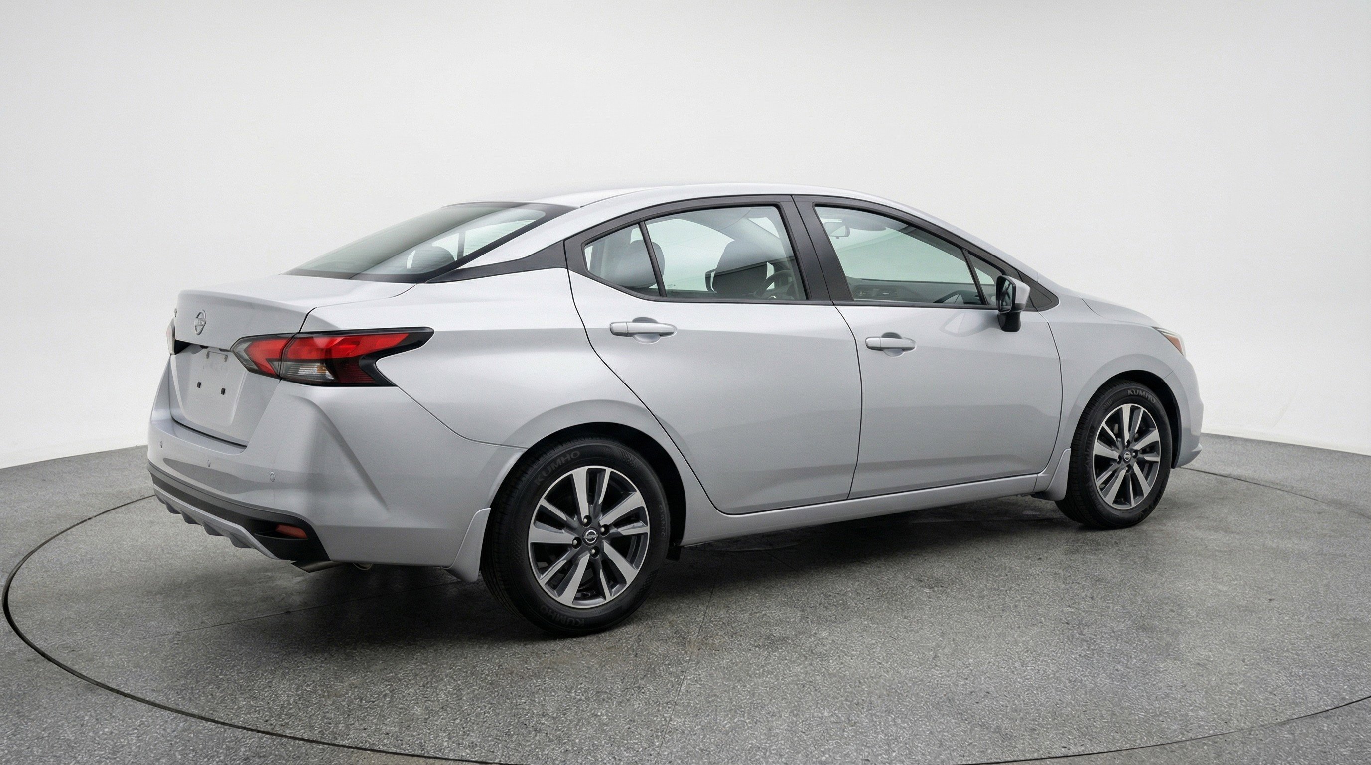 Used 2025 Nissan Versa SV FWD image 9