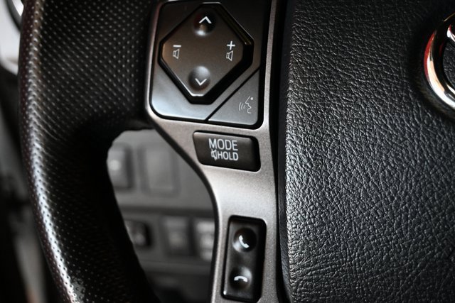 Certified 2020 Toyota Tacoma TRD Off-Road image 25