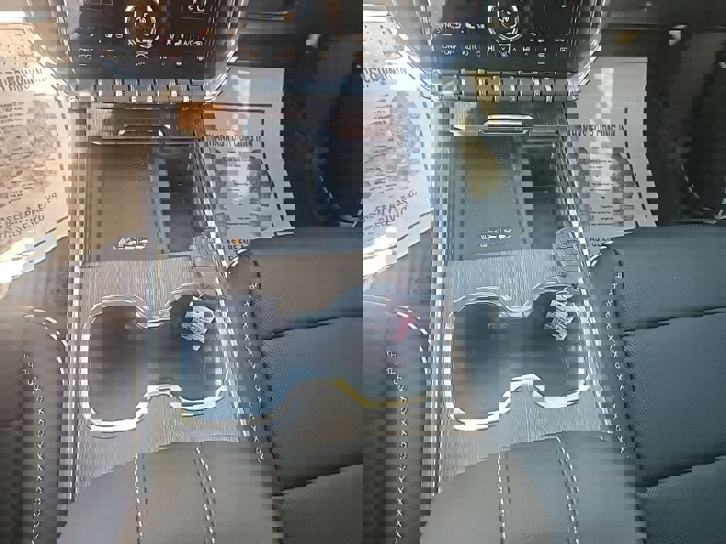 Used 2024 GMC Acadia Denali w/ Super Cruise Package image 15