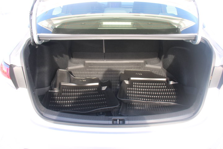 Certified 2026 Toyota Corolla LE w/ LE Premium Package FWD image 14