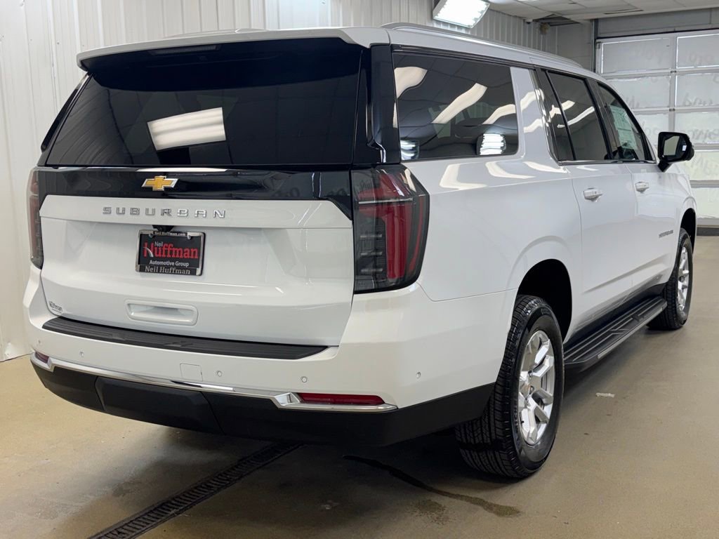 New 2026 Chevrolet Suburban LS image 5