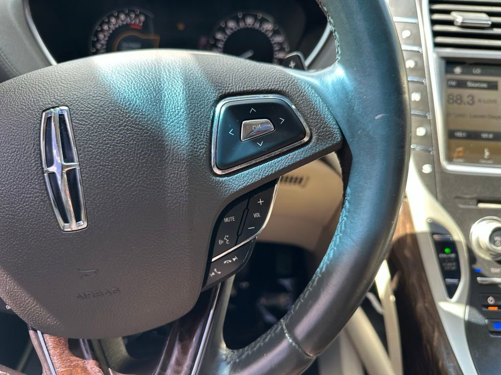 Used 2016 Lincoln MKX Reserve w/ Technology Package FWD image 29