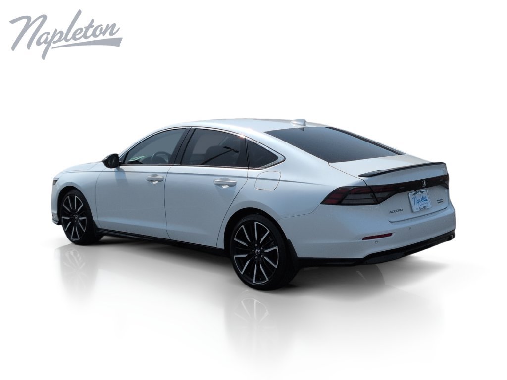 Used 2024 Honda Accord Touring image 3