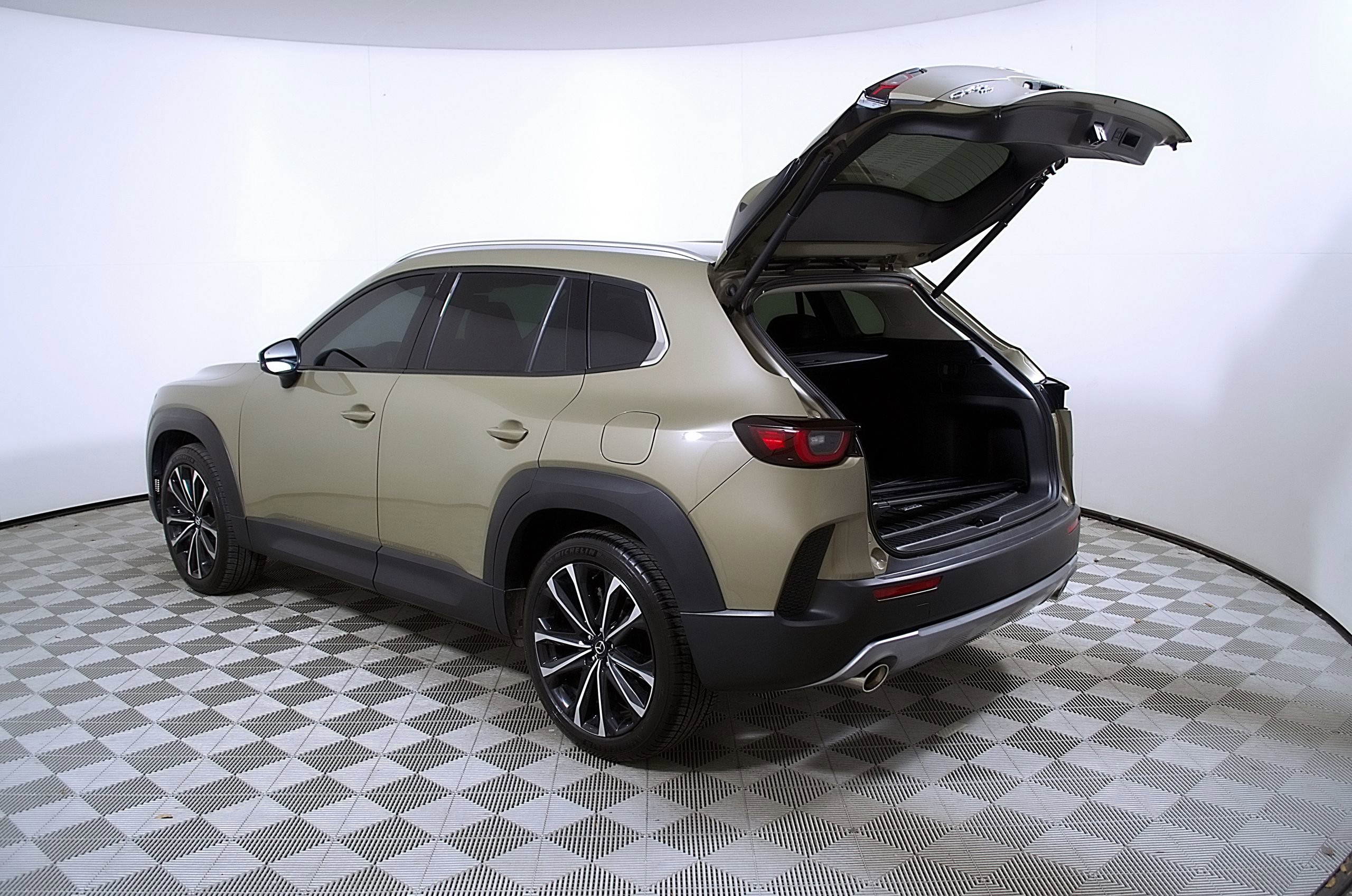Used 2024 MAZDA CX-50 AWD 2.5 Turbo w/ Weather Package image 10