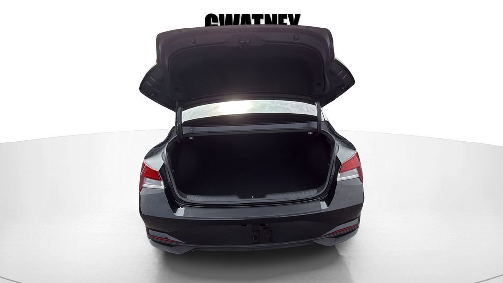 Used 2023 Hyundai Elantra SEL w/ Convenience Package image 14