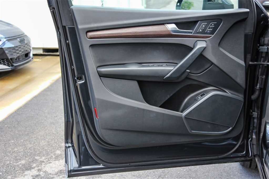 Used 2023 Audi Q5 2.0T Premium w/ Convenience Package image 22