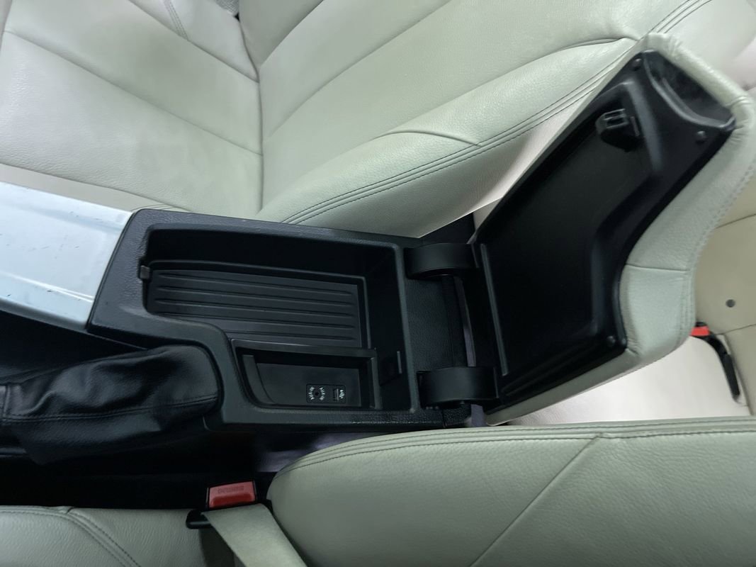 Used 2017 BMW 320i xDrive Sedan image 25