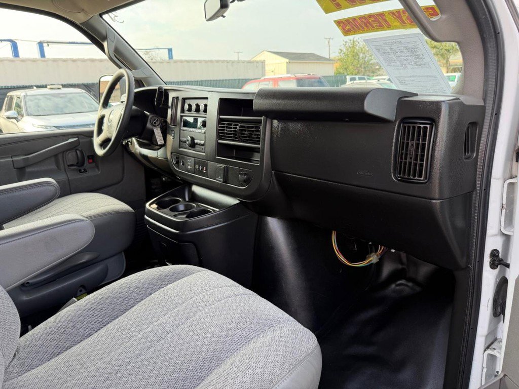 Used 2019 Chevrolet Express 2500 image 20