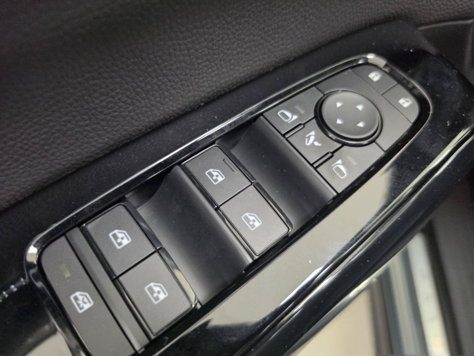 New 2026 Nissan Pathfinder Platinum FWD image 13