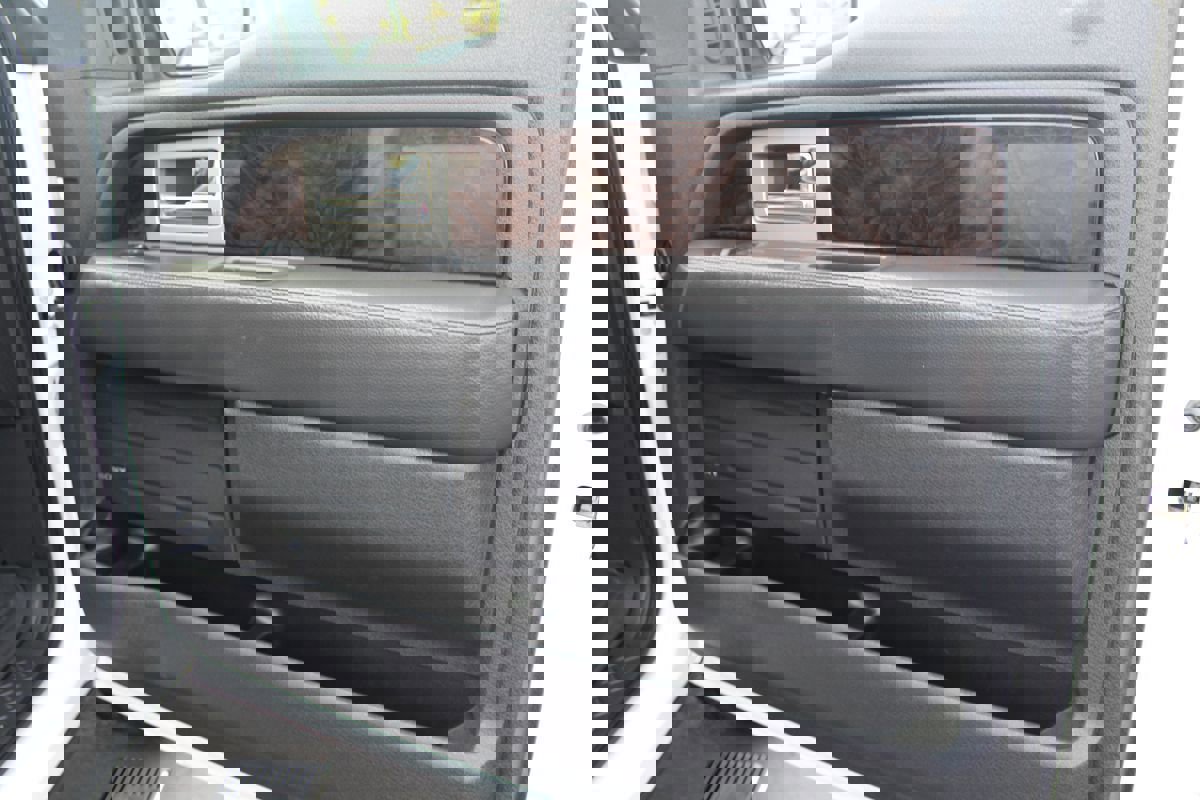 Used 2014 Ford F150 Platinum image 23