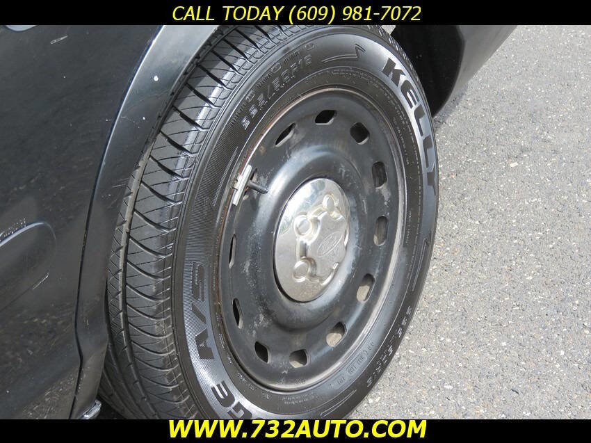 Used 2005 Ford Crown Victoria Police Interceptor RWD image 20