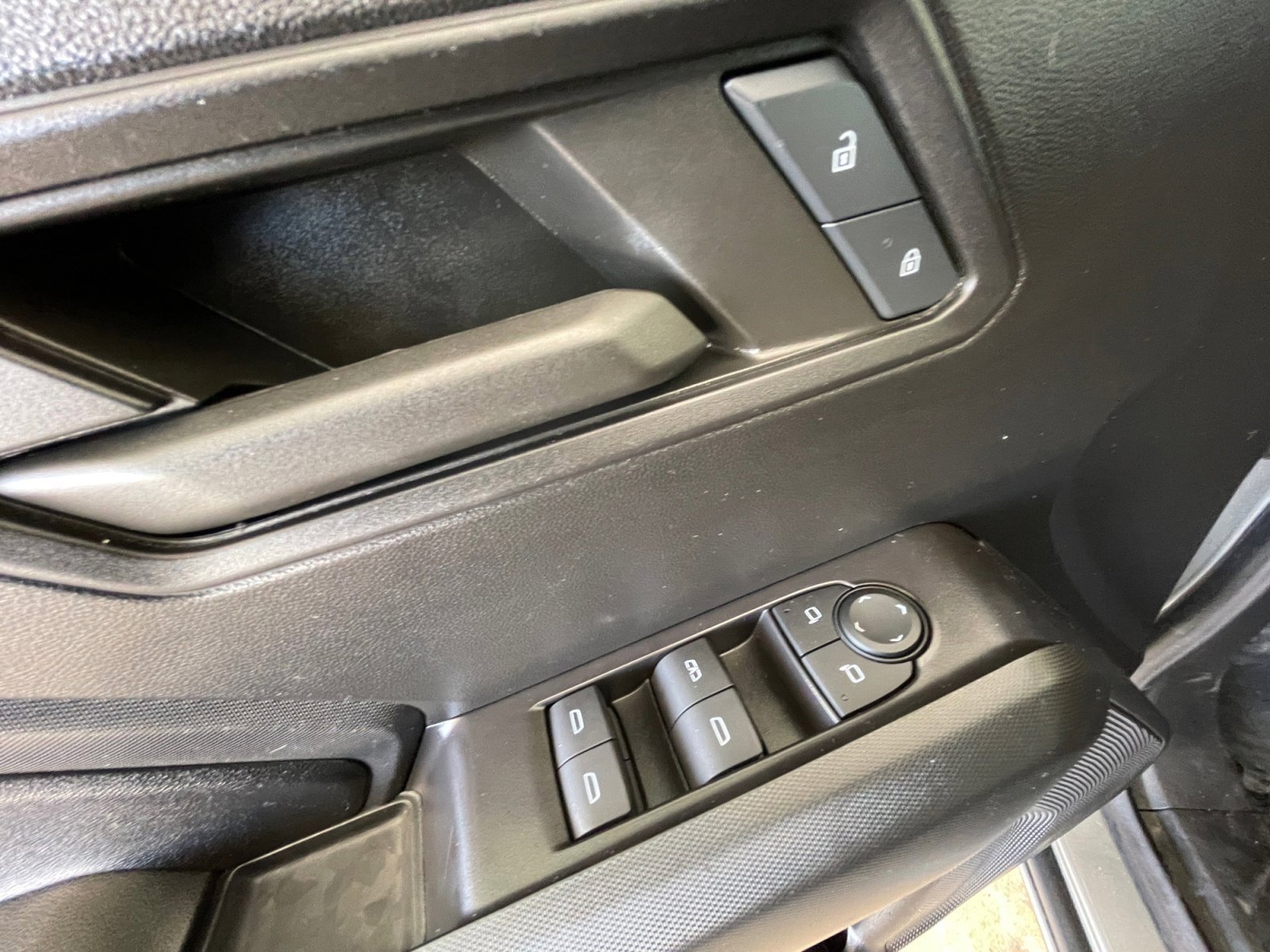 Used 2024 Chevrolet Colorado Trail Boss w/ Advanced Trailering Package image 11