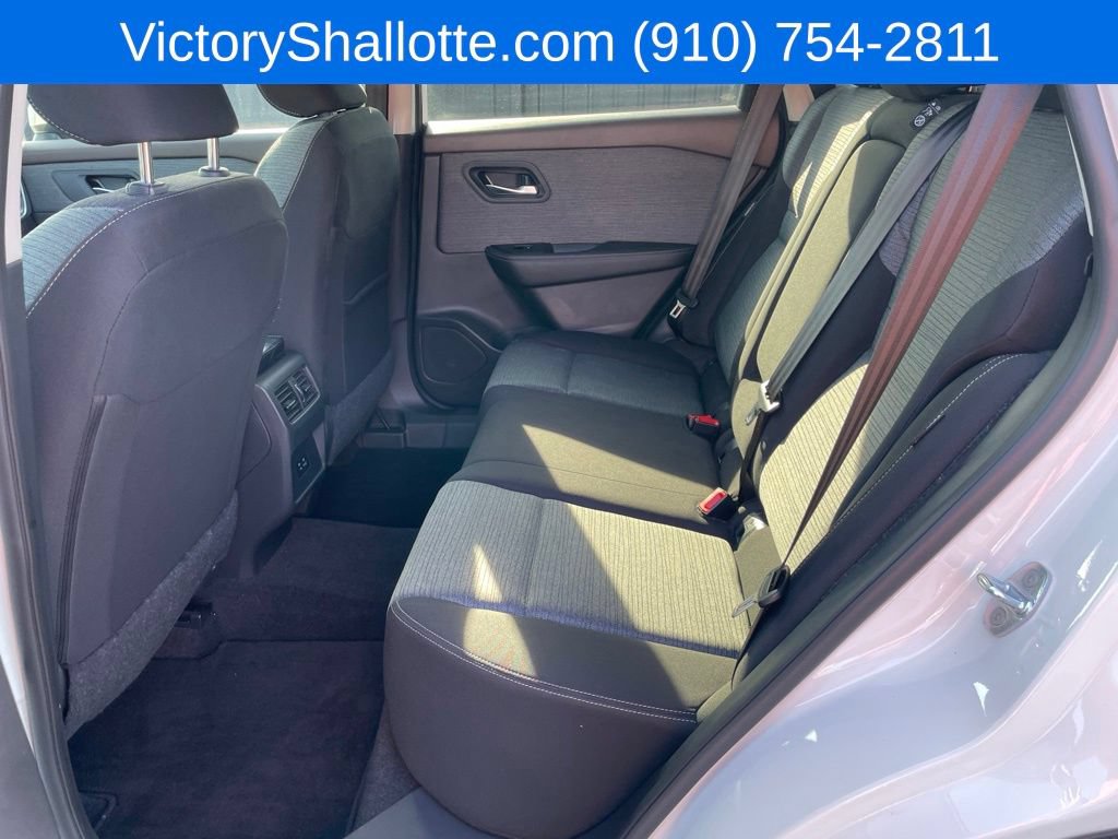 Used 2023 Nissan Rogue SV AWD/4WD image 17