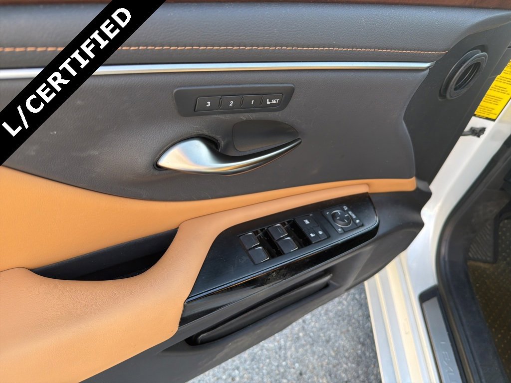 Used 2024 Lexus ES 350 w/ Premium Package image 16