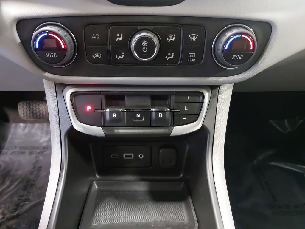 Used 2023 GMC Terrain SLE w/ Driver Convenience Package image 21