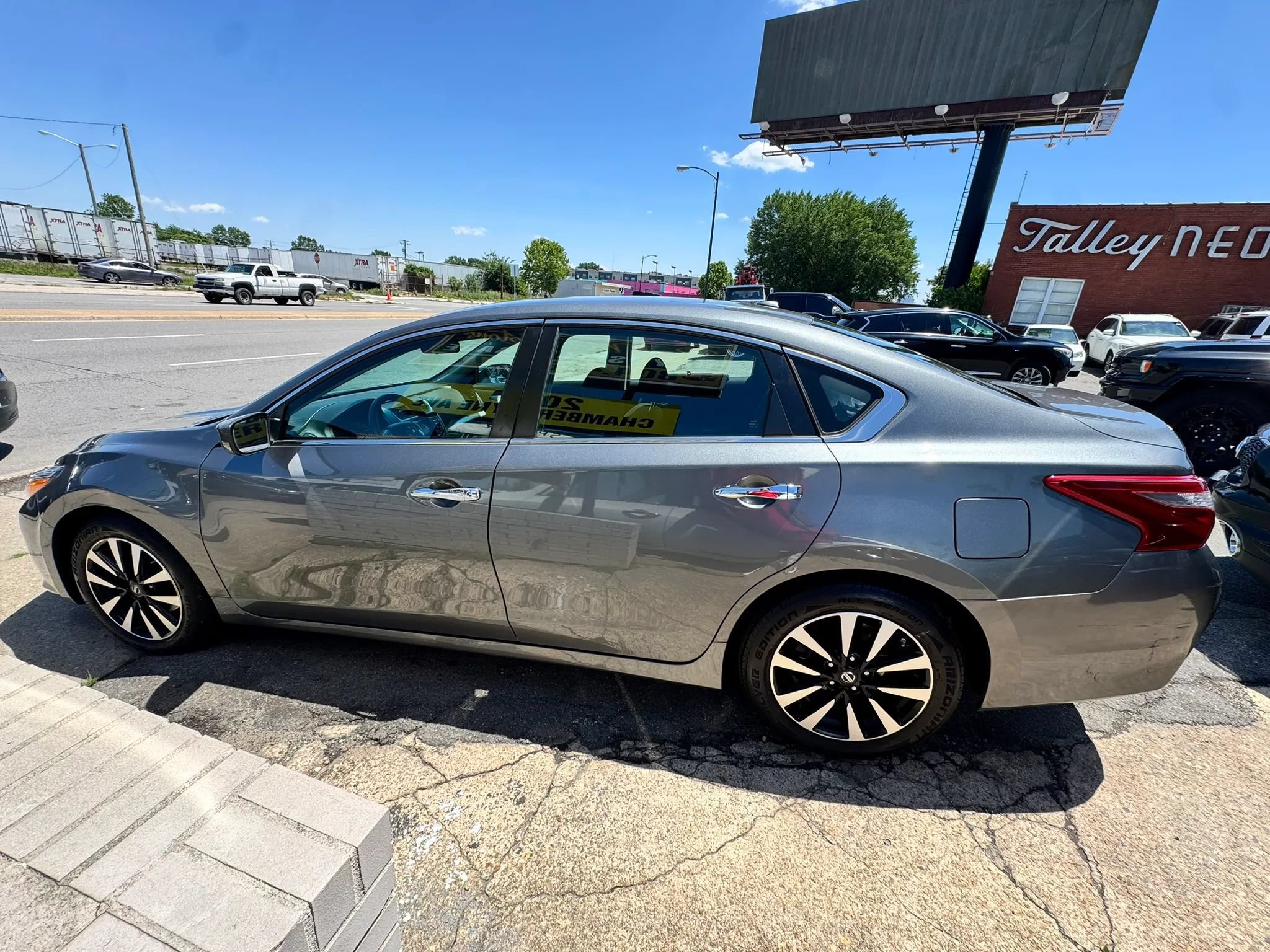 Used 2018 Nissan Altima 2.5 SV FWD image 6