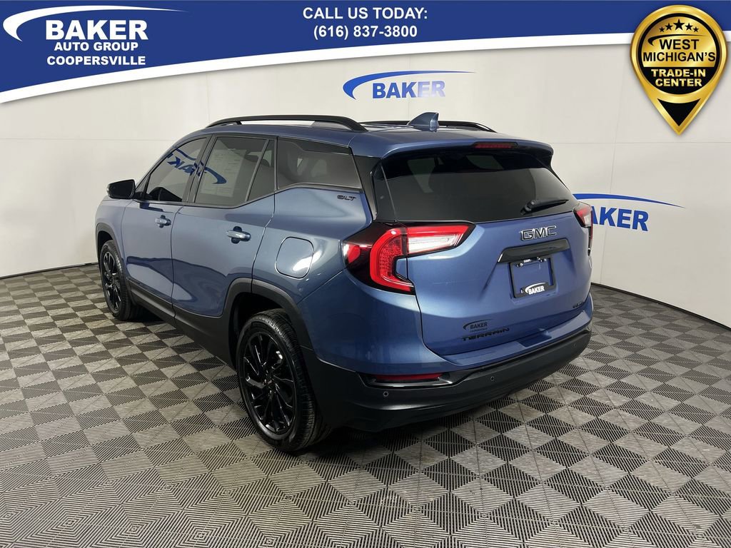 Used 2024 GMC Terrain SLT w/ Elevation Edition image 7
