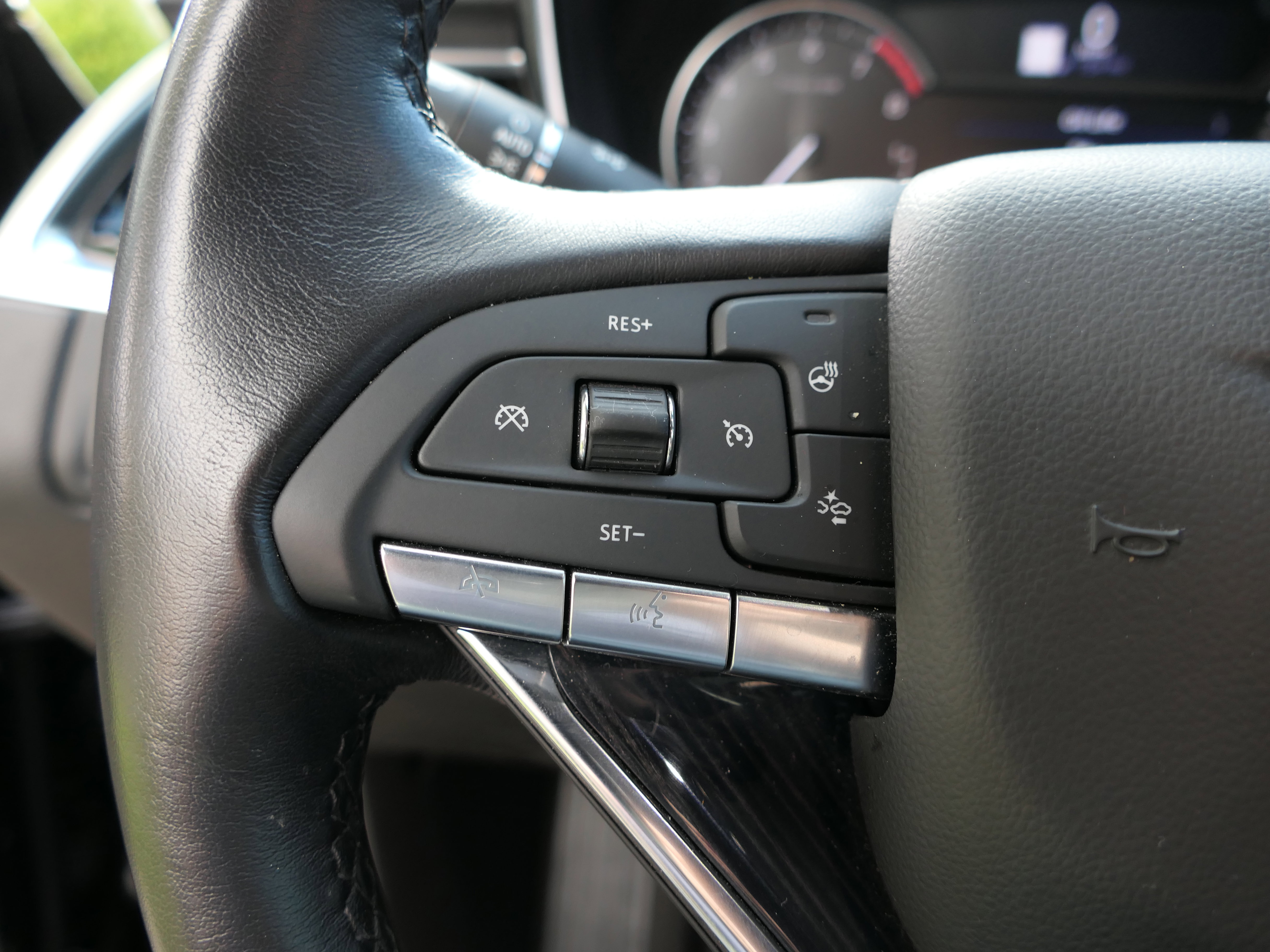 Certified 2024 Cadillac XT6 Premium Luxury FWD image 16