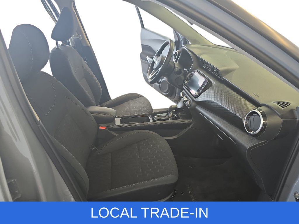 Used 2023 Nissan Kicks SV FWD image 2
