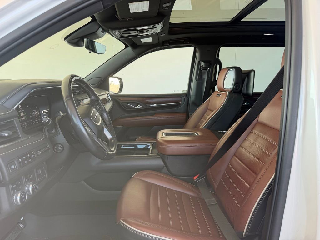 Used 2023 GMC Yukon XL Denali Ultimate w/ LPO, Floor Liner Package image 11