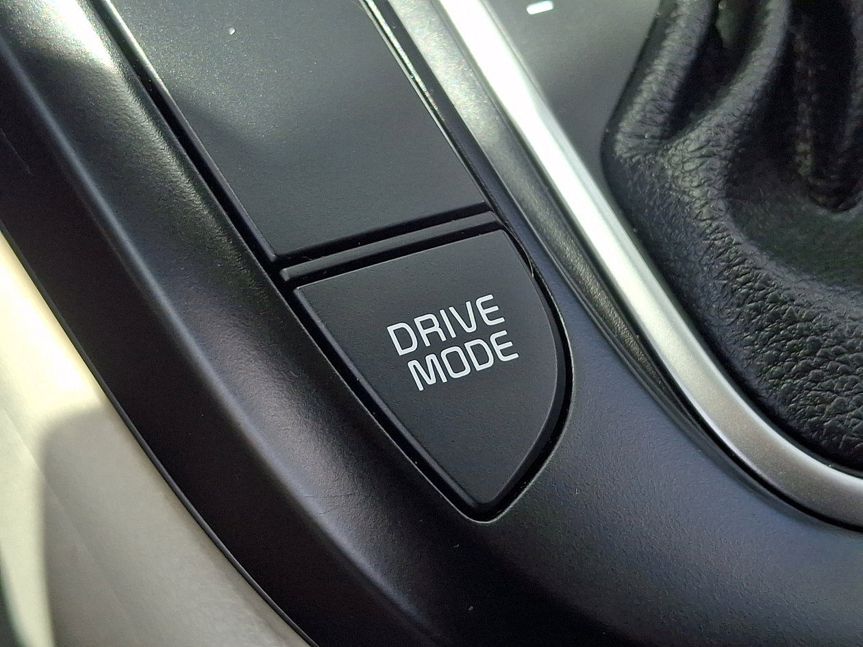 Used 2025 Kia Soul LX w/ LX Technology Package FWD image 23