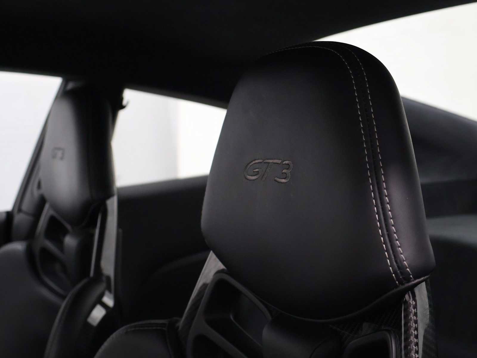 Used 2015 Porsche 911 GT3 RWD image 17