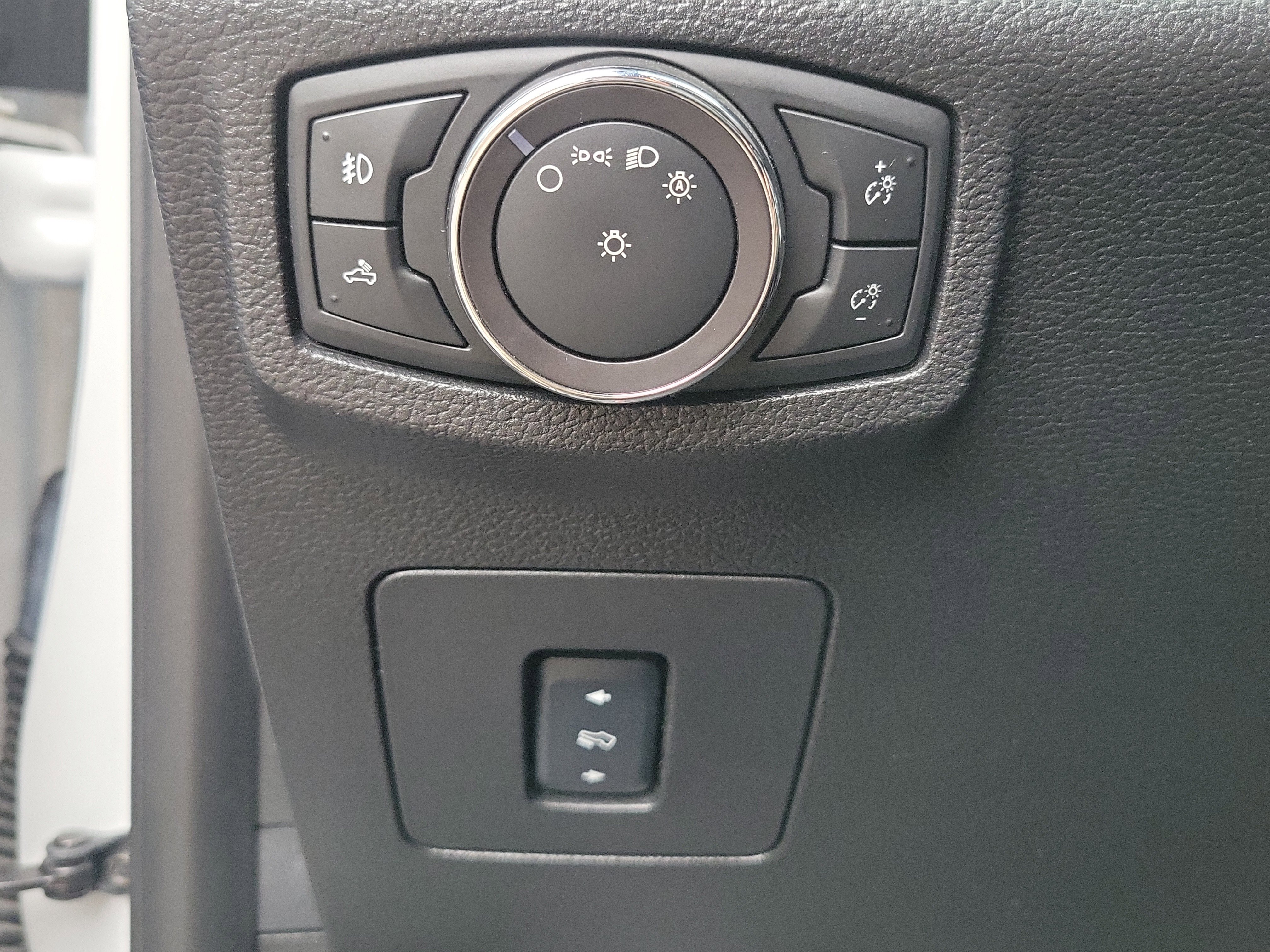 Used 2017 Ford F150 XLT w/ Equipment Group 302A Luxury image 17