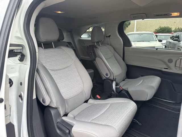 Used 2023 Toyota Sienna LE FWD image 30