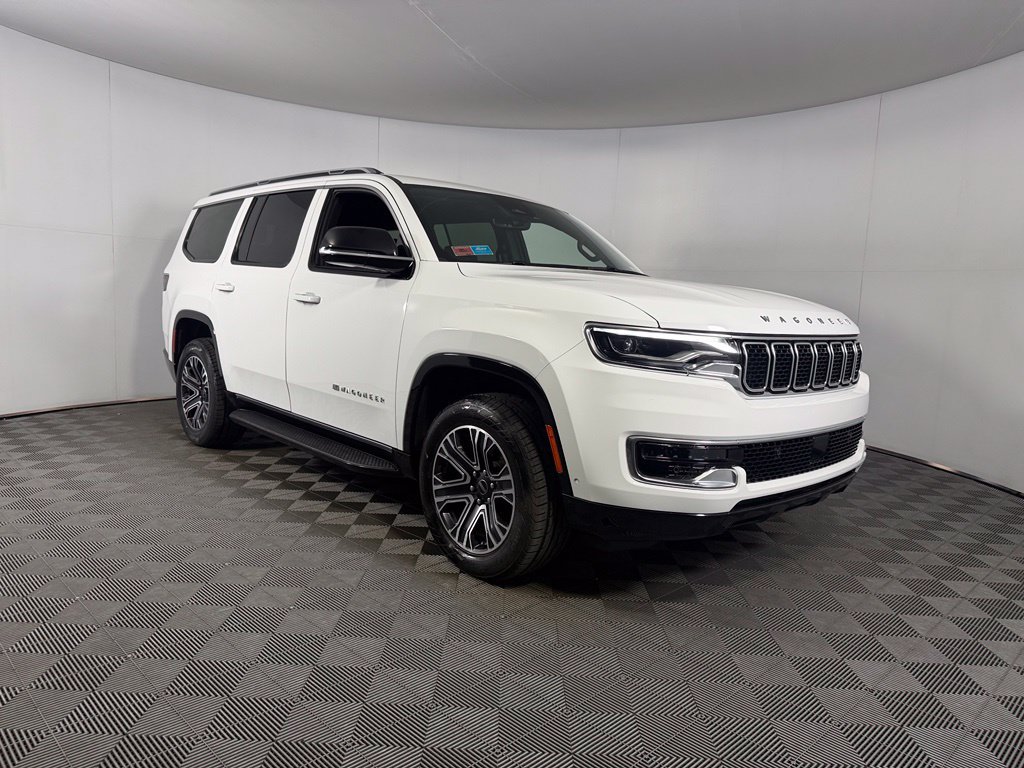 Used 2025 Jeep Wagoneer 4WD image 3