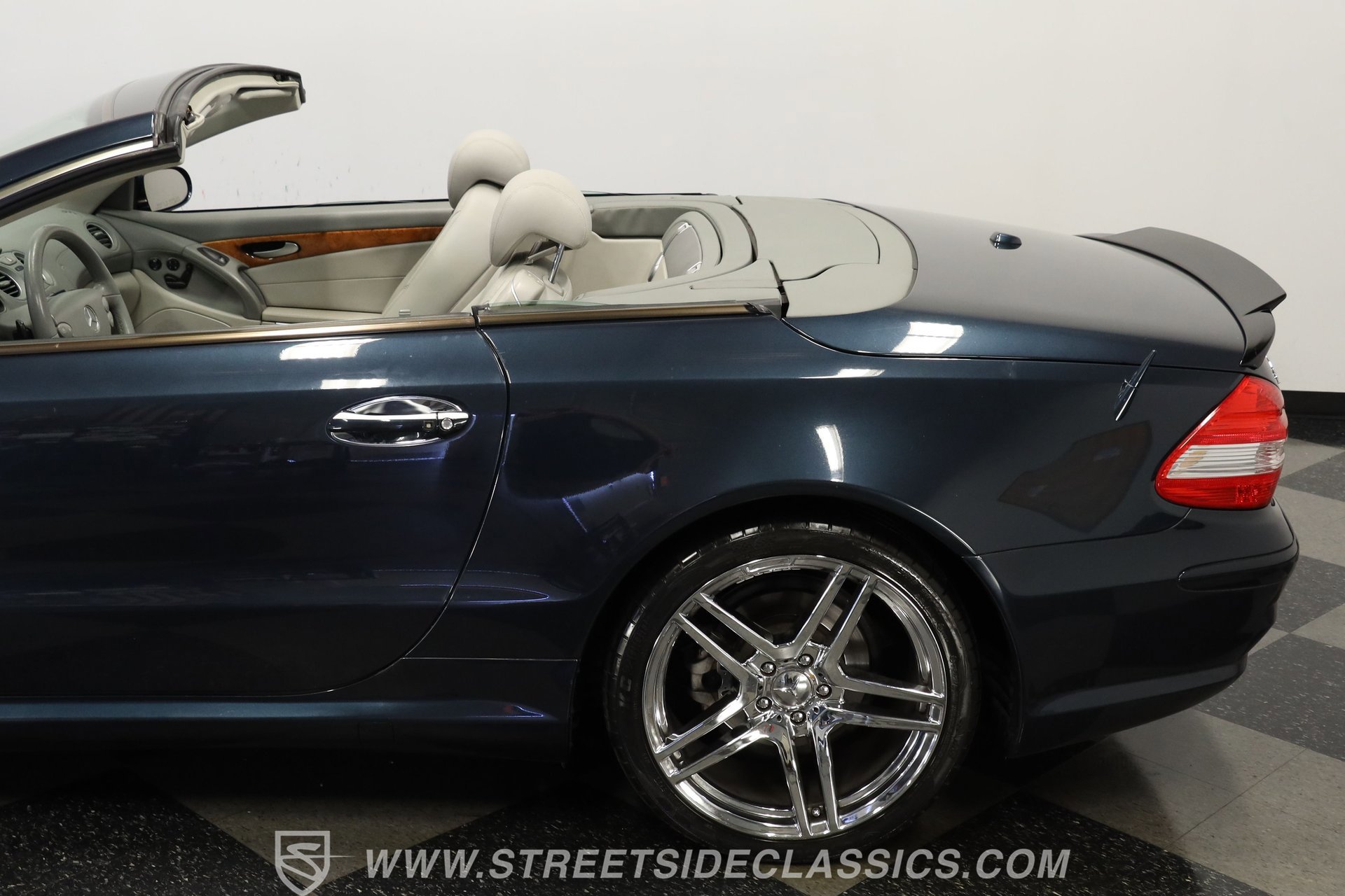 Used 2007 Mercedes-Benz SL 550 image 24