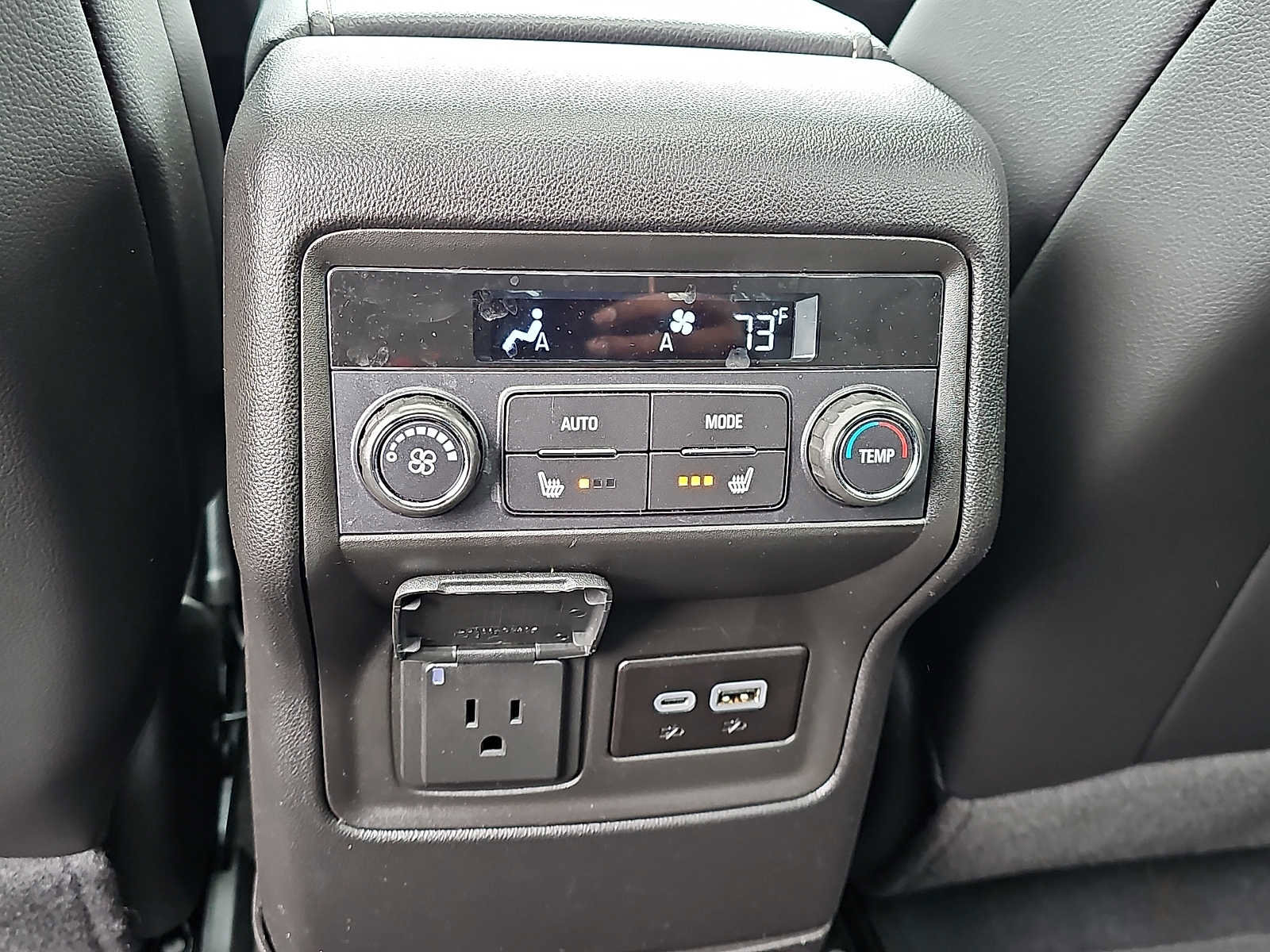 Used 2023 GMC Acadia SLT w/ Technology Package image 13