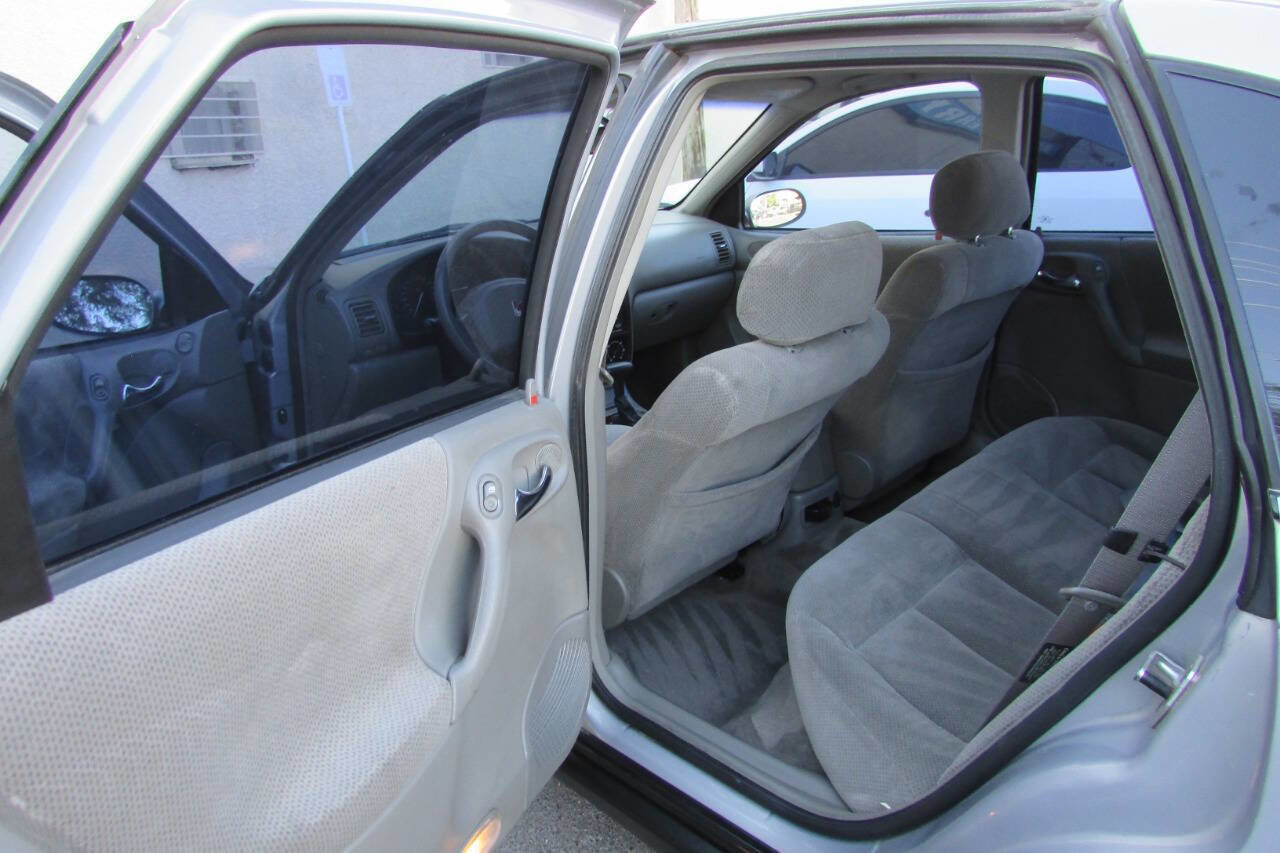 Used 2000 Saturn L-Series LS2 image 18