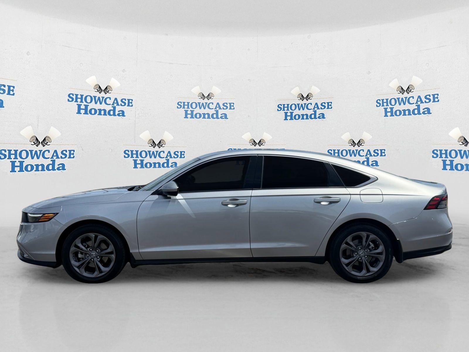 Certified 2024 Honda Accord EX image 4