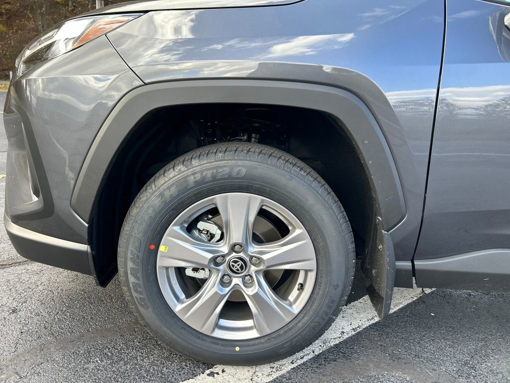 New 2025 Toyota RAV4 XLE image 28