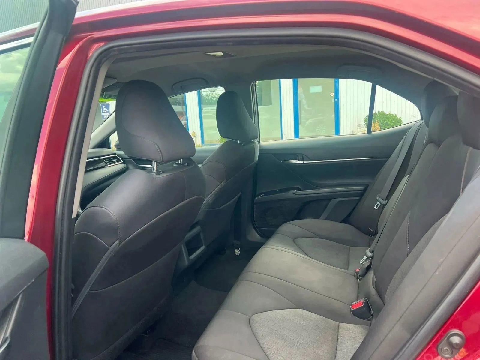 Used 2018 Toyota Camry LE image 13