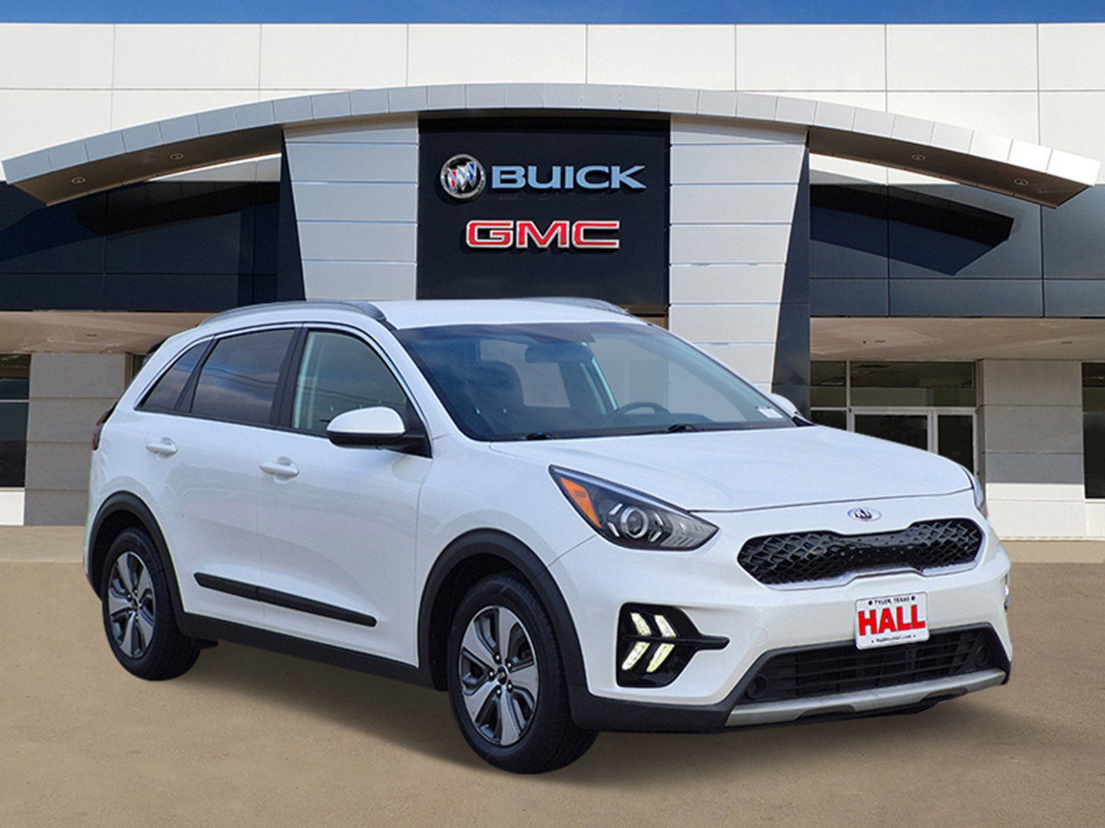 Used 2021 Kia Niro LX image 1