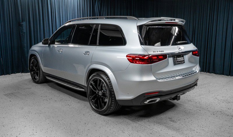 New 2026 Mercedes-Benz GLS 580 4MATIC image 10