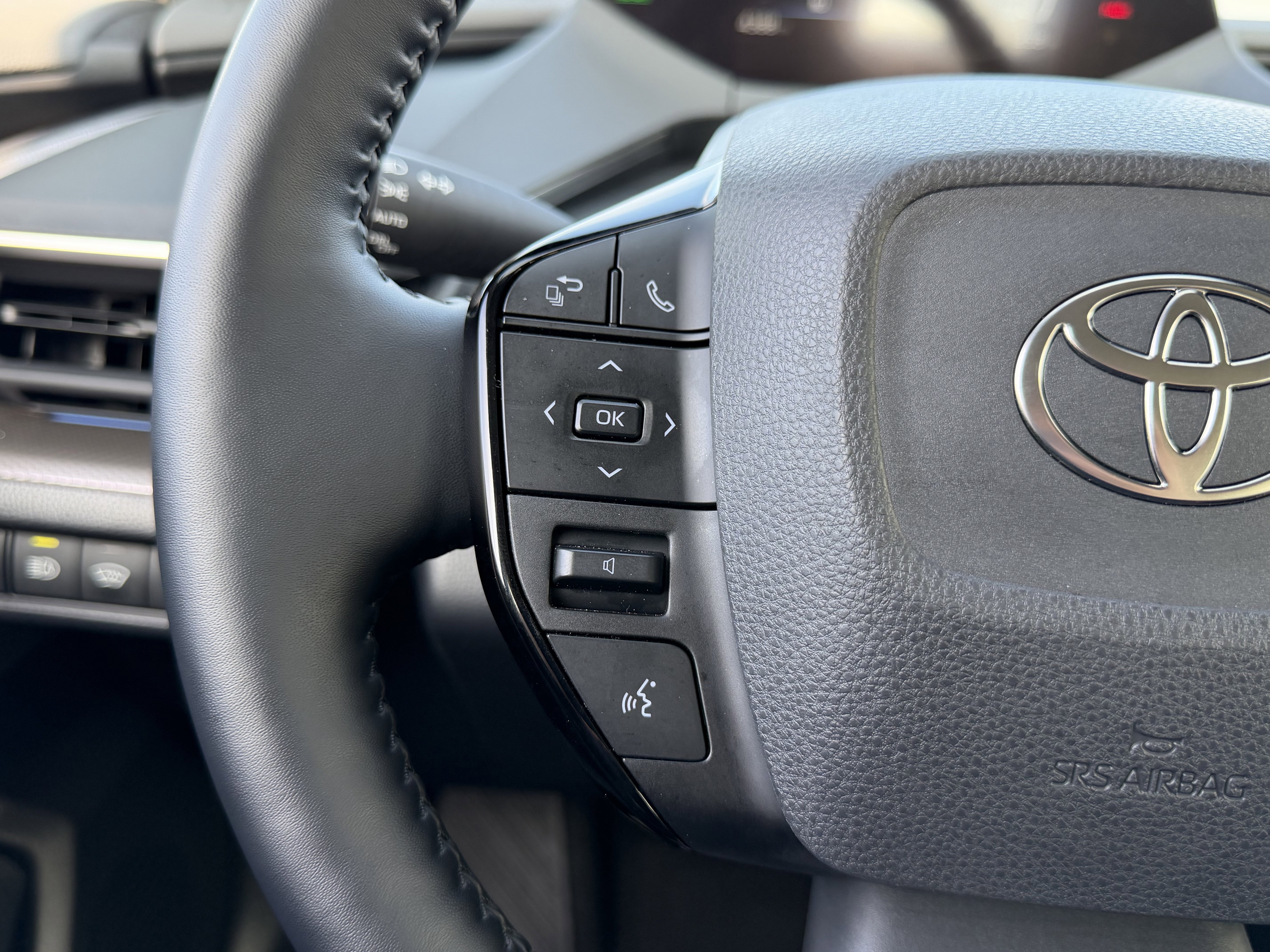 Used 2024 Toyota Prius XLE image 25