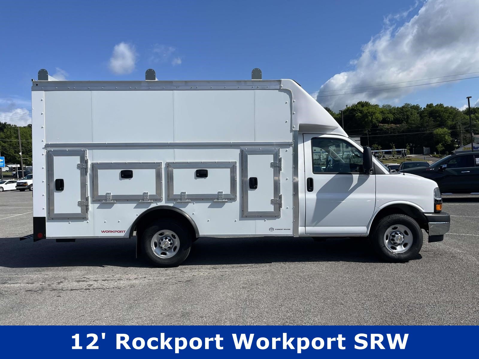 New 2026 Chevrolet Express 3500 w/ Power Convenience Package RWD image 4