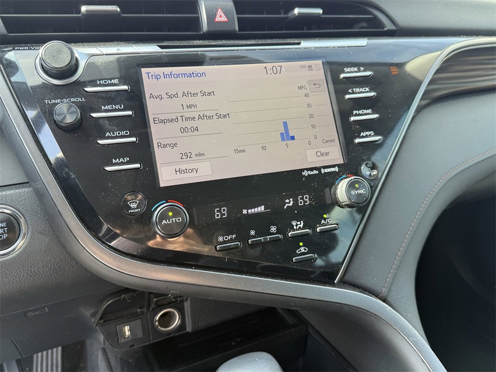 Used 2020 Toyota Camry XLE image 16