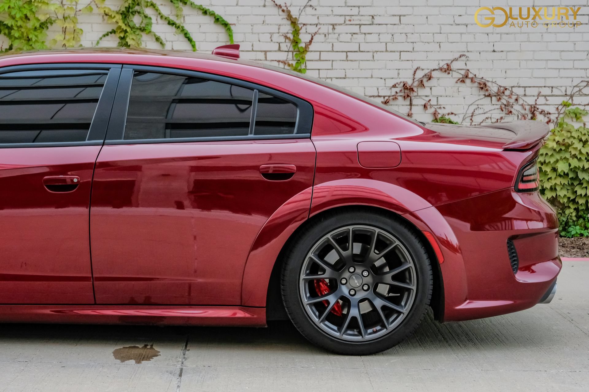 Used 2021 Dodge Charger SRT Hellcat w/ Carbon/Suede Interior Package RWD image 15