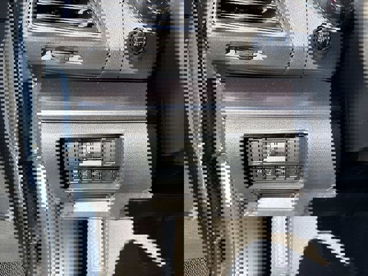 Used 2021 Subaru Crosstrek 2.5i Sport w/ Moonroof Package image 14