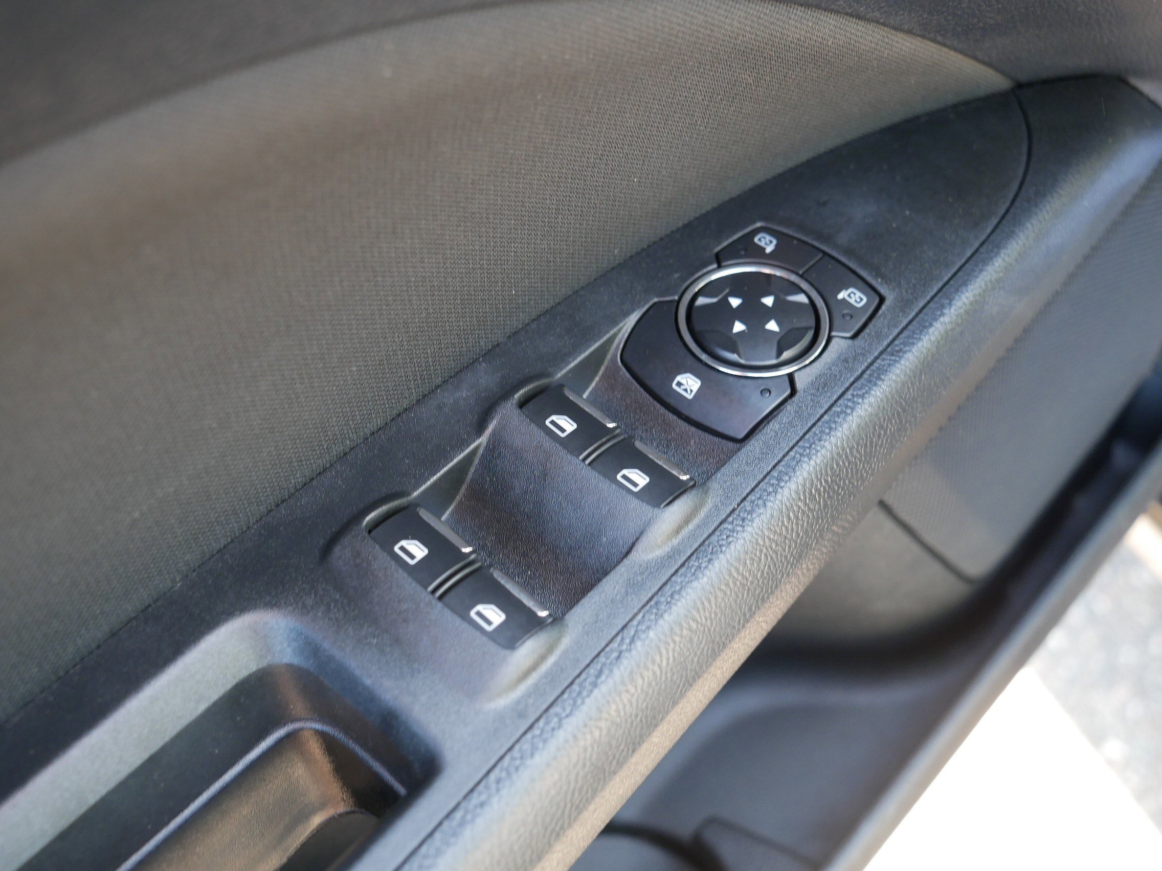Used 2019 Ford Fusion SE FWD image 19