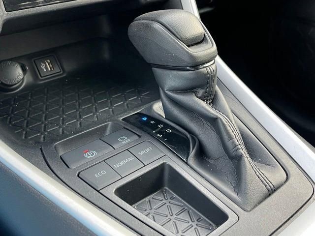 Used 2024 Toyota RAV4 XLE image 33